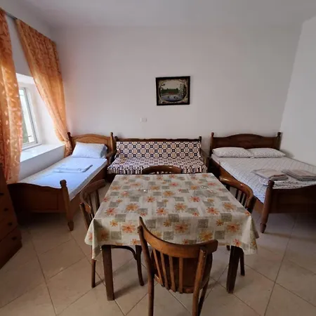 Apartment Dimitris Sarande